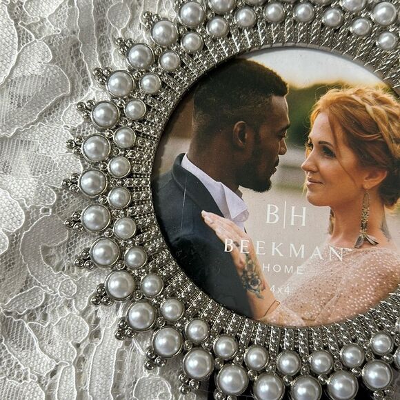 BH Silver Studded Faux Double Row Pearls Round Spikes Wedding Picture Frame - Picture 5 of 5
